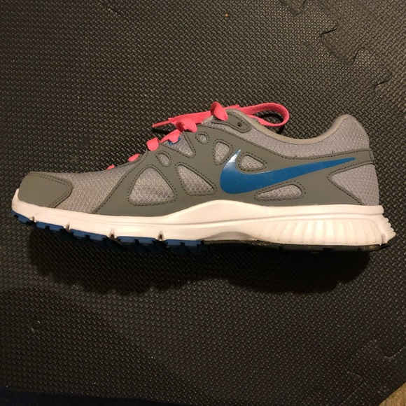 Nike Revolution 2 Shoes - Picture 2 of 3